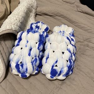 im telling blue and white tie-dye golf ball shoes